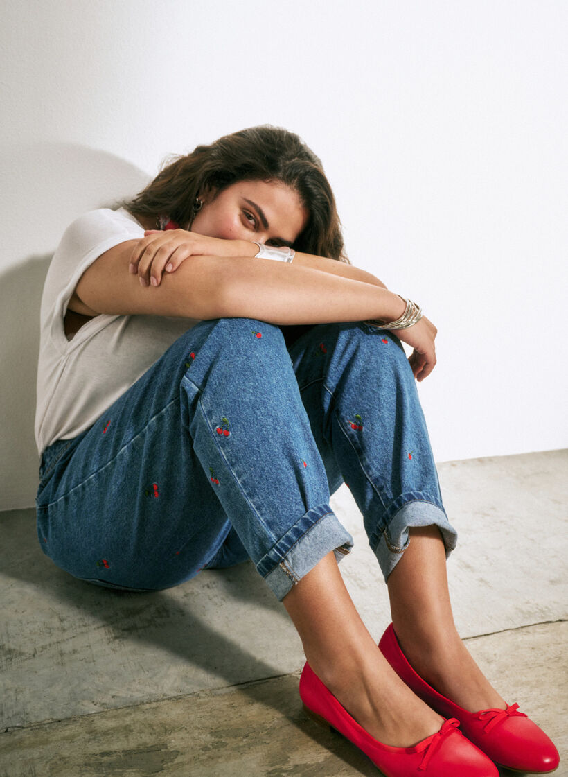 Mille mom-fit jeans med broderi, Blå, Image image number 1