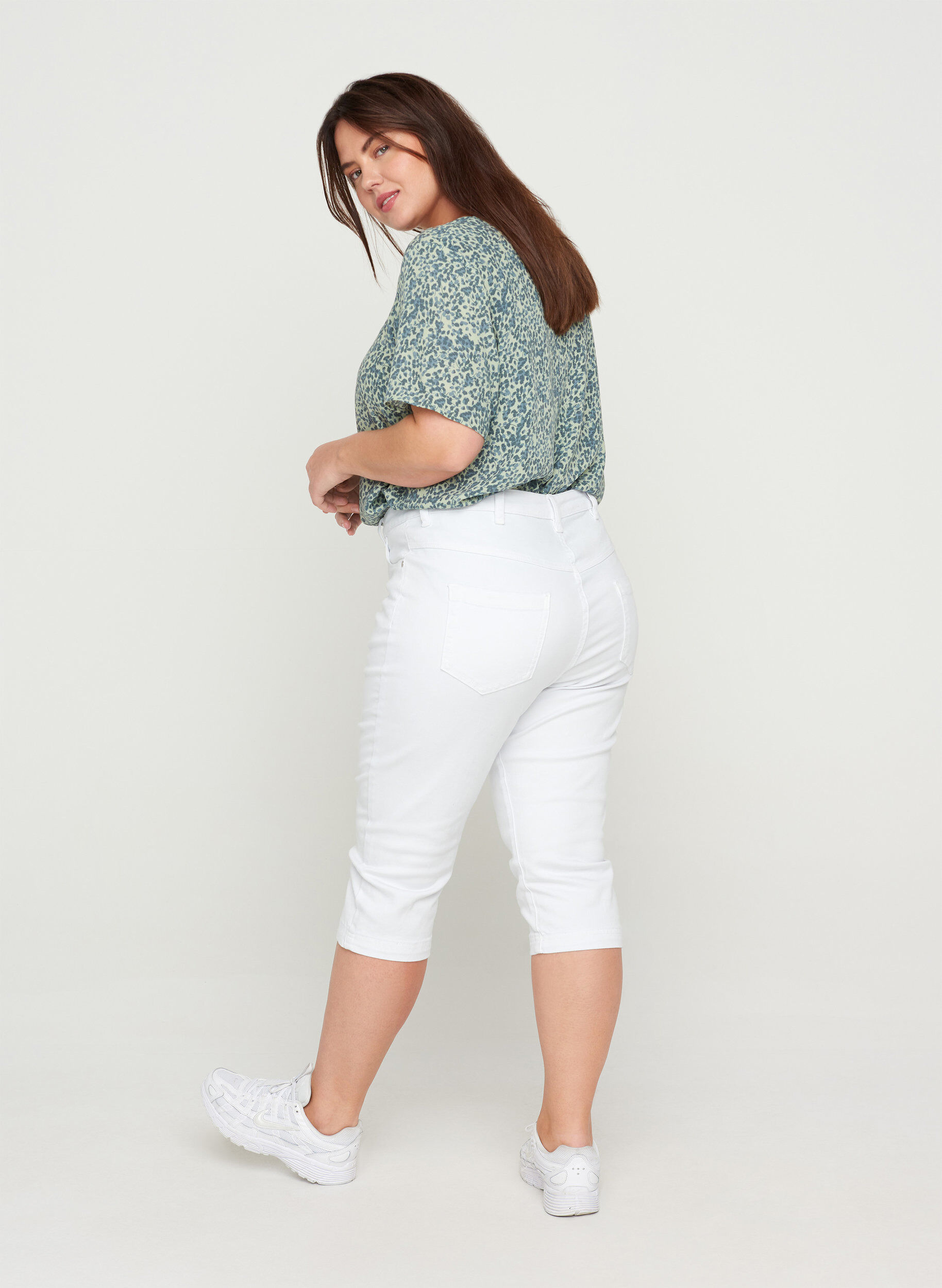 Zizzi Slim fit Emily caprijeans, Hvit, Model image number 1