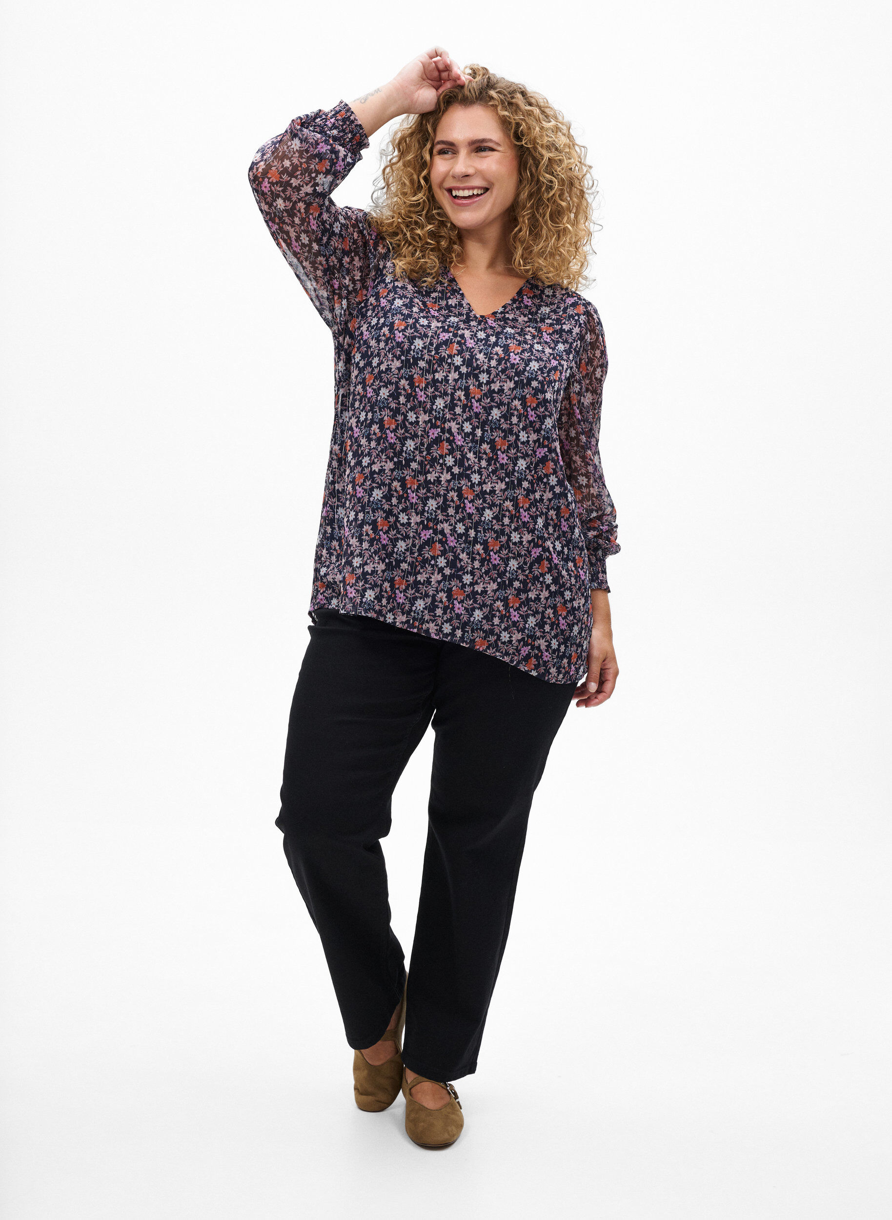 ZizziBluse med blomstertrykk og glittertr&aring;d, Bl&aring;, Model image number 1