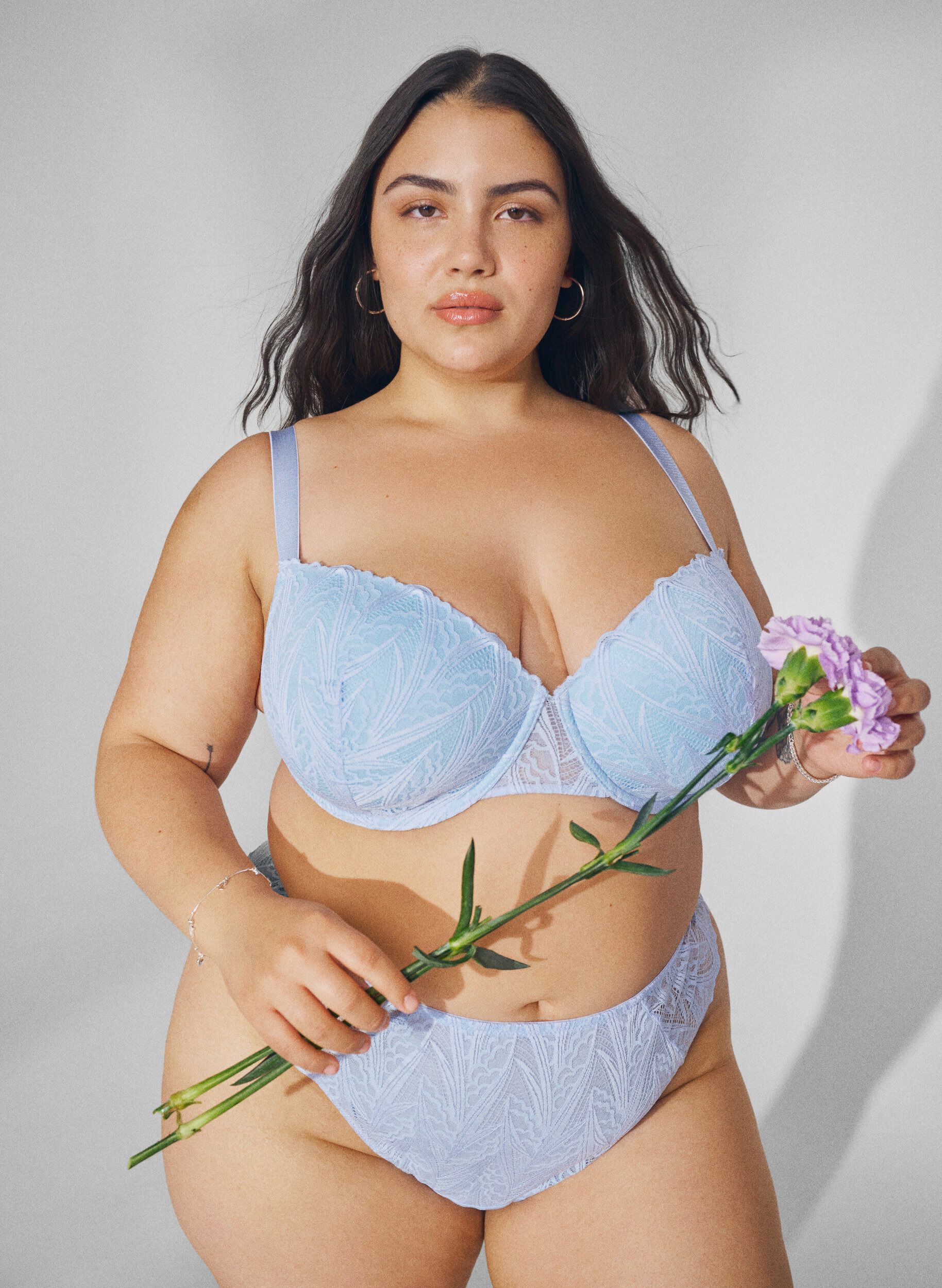 Zizzi G-strengstruser med blonder og normal midje, Bl&aring;, Image image number 0