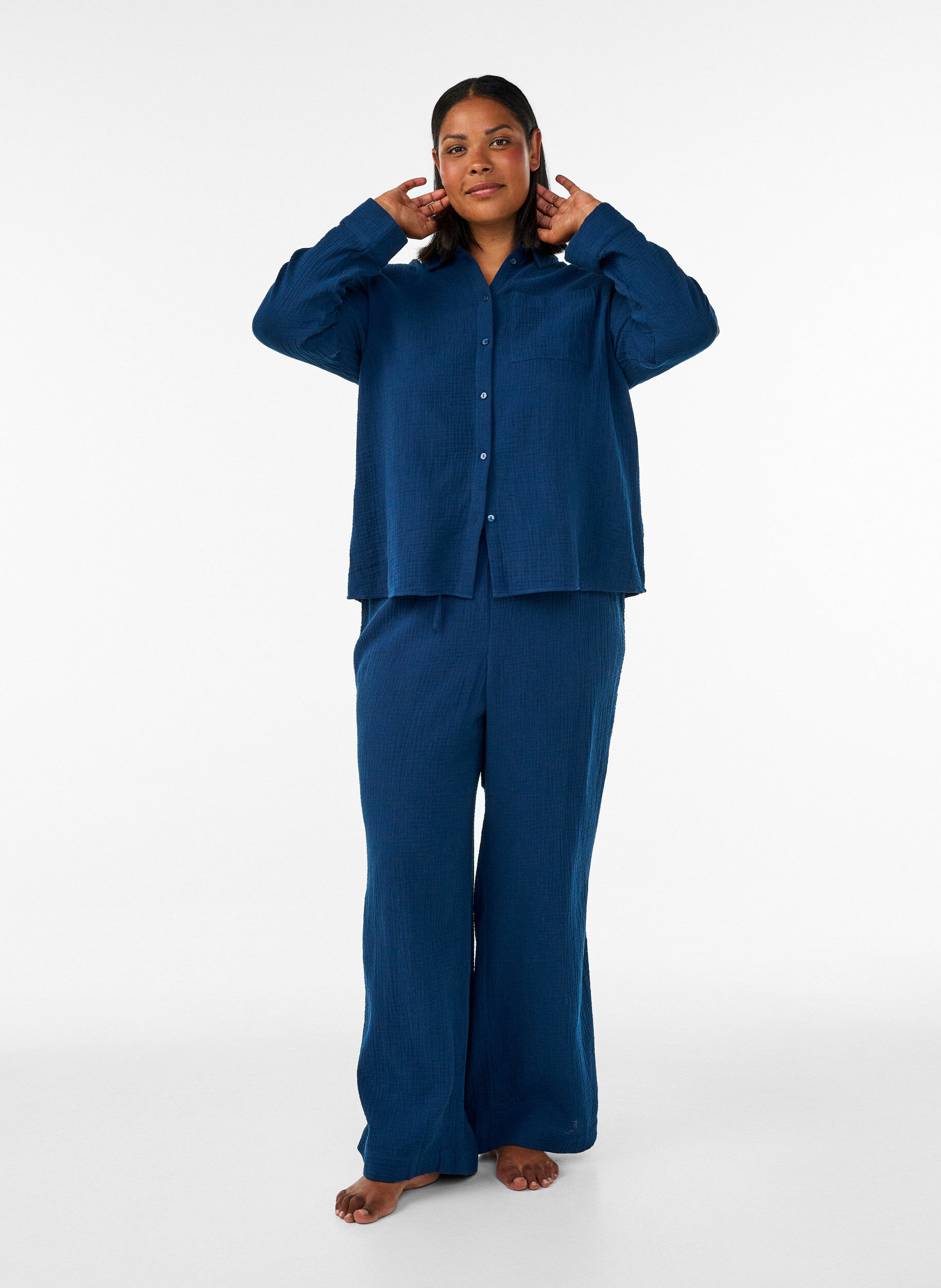 ZizziL&oslash;se pyjamasbukser i bomullsmusselin, Bl&aring;, Model image number 0