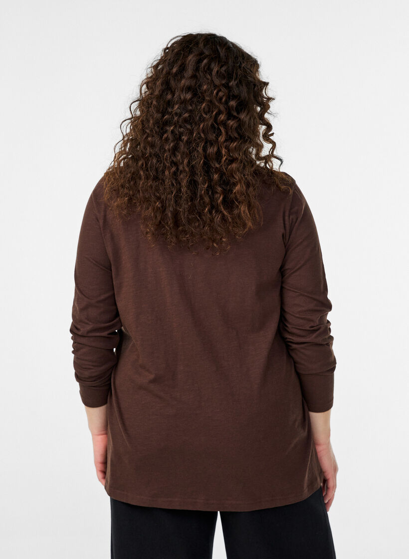 Langermet t-skjorte med V-hals og knapper, Brun, Model image number 2