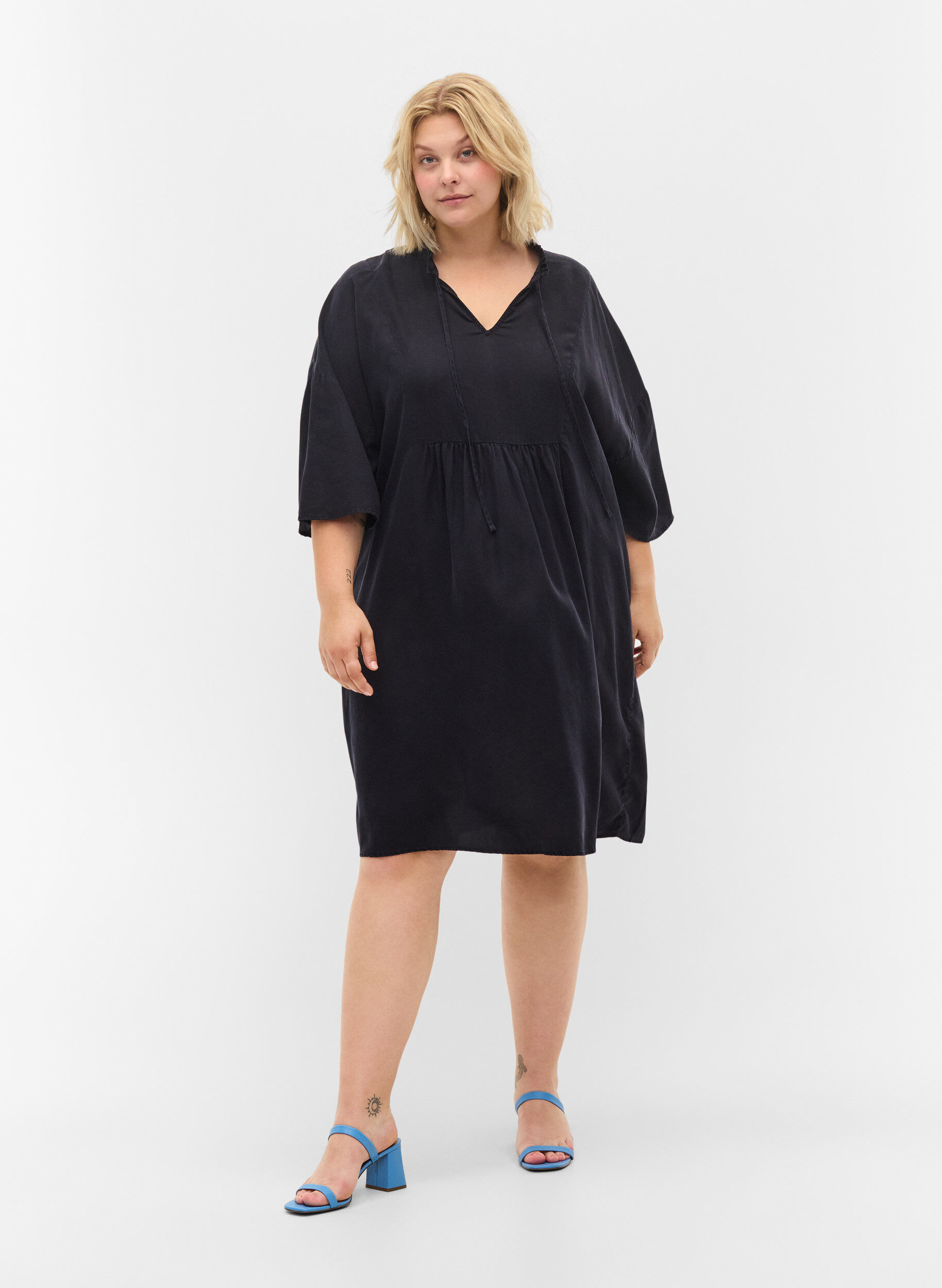 Zizzi Kjole med 3/4-ermer i lyocell (TENCEL&trade;), Black, Model image number 2