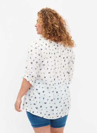 Blomstret viskosebluse med halvlange ermer, Bright White Flower, Model image number 1