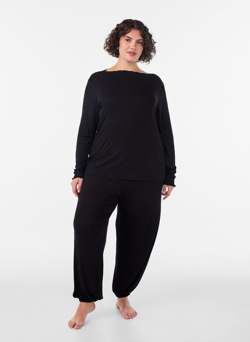 L&oslash;se pyjamasbukser i viskose med elastisk midje, Svart, Model image number 1