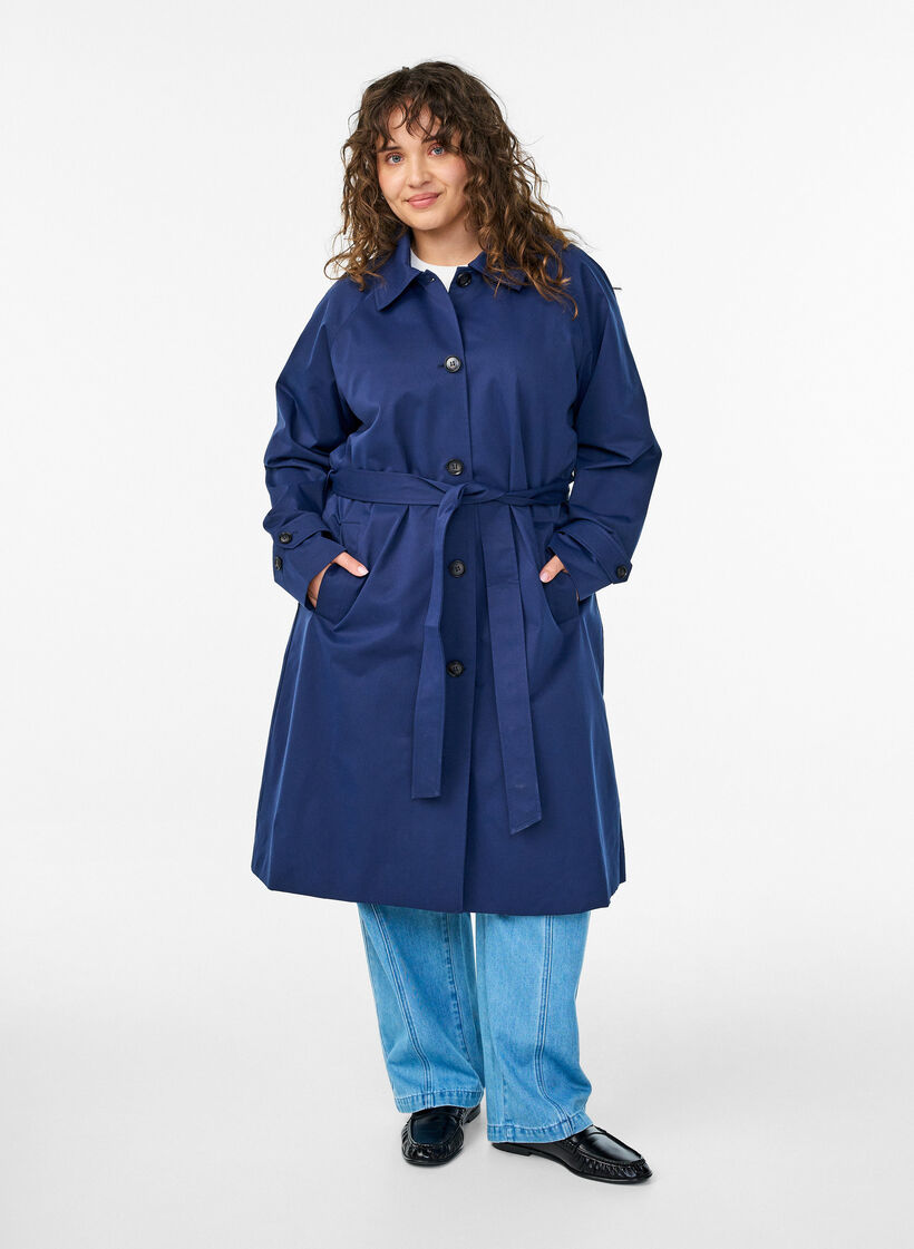 Trenchcoat med belte og splitter, Bl&aring;, Model