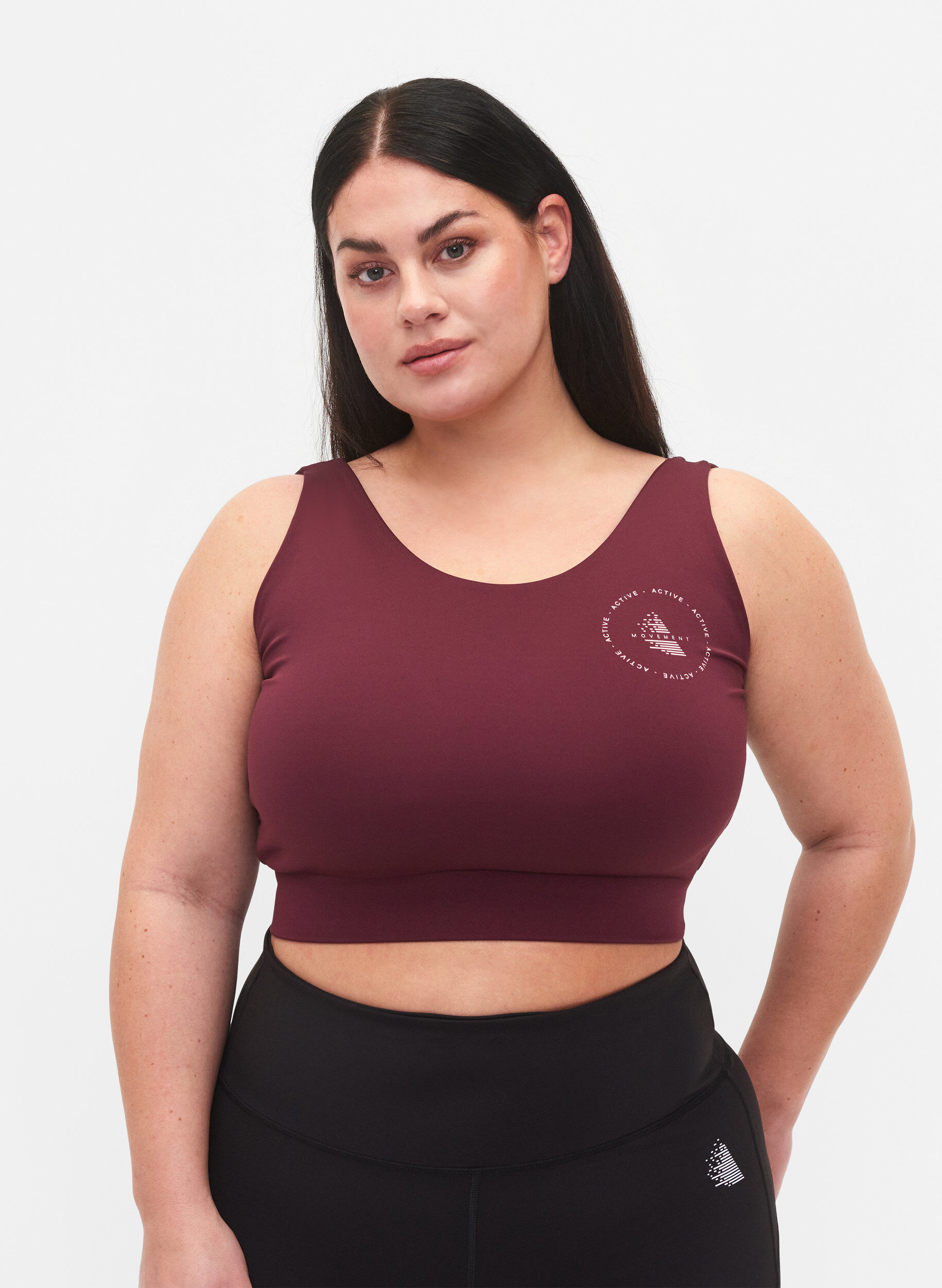 Zizzi CORE, MID SUPPORT SPORTS BRA - Sports-BH med V-skj&aelig;ring p&aring; ryggen, Fig, Model image number 0