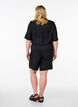 Shorts med lommer og h&oslash;y midje, Svart, Model image number 2