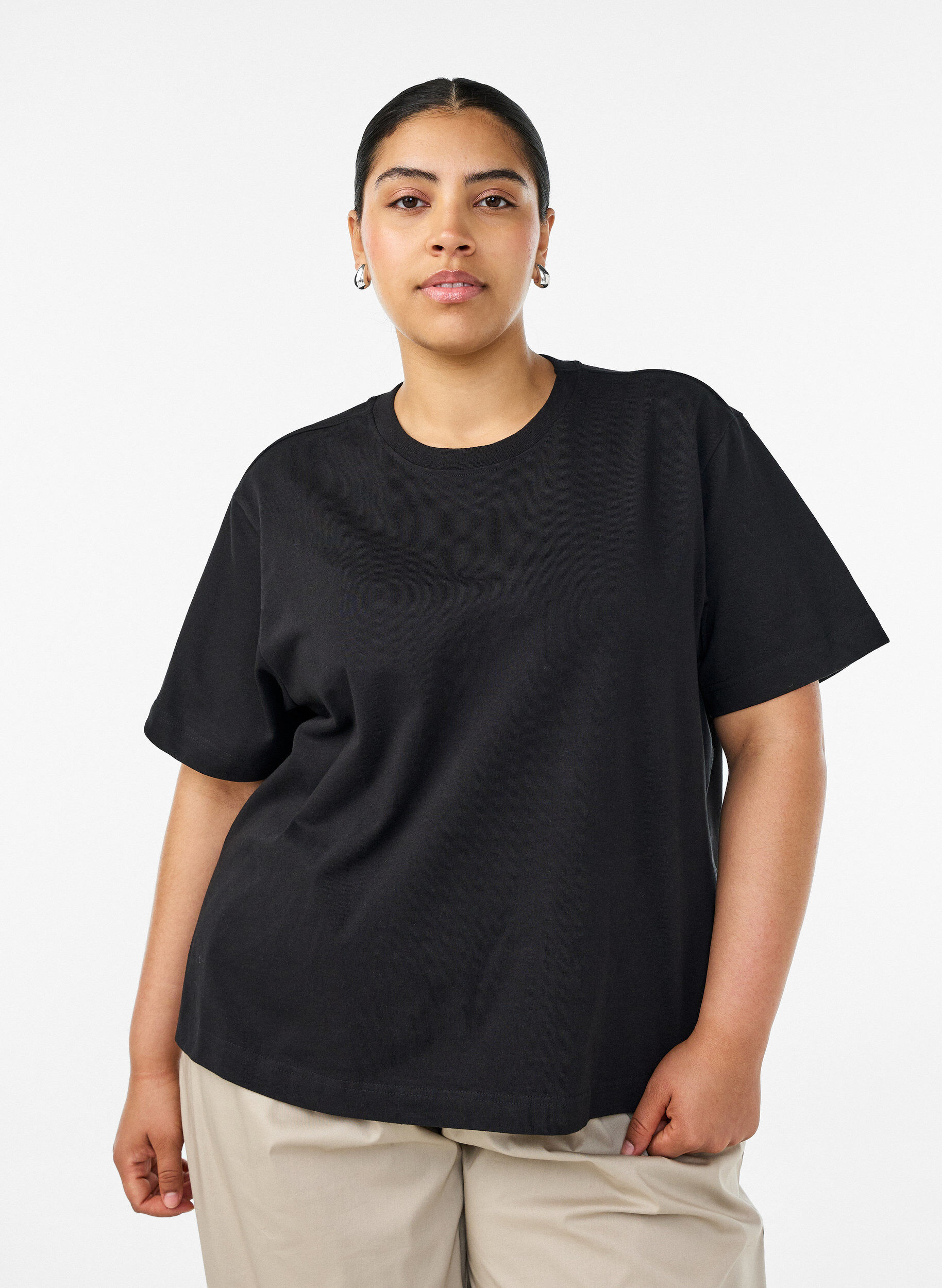 Boxy bomulls T-skjorte, Svart, Model