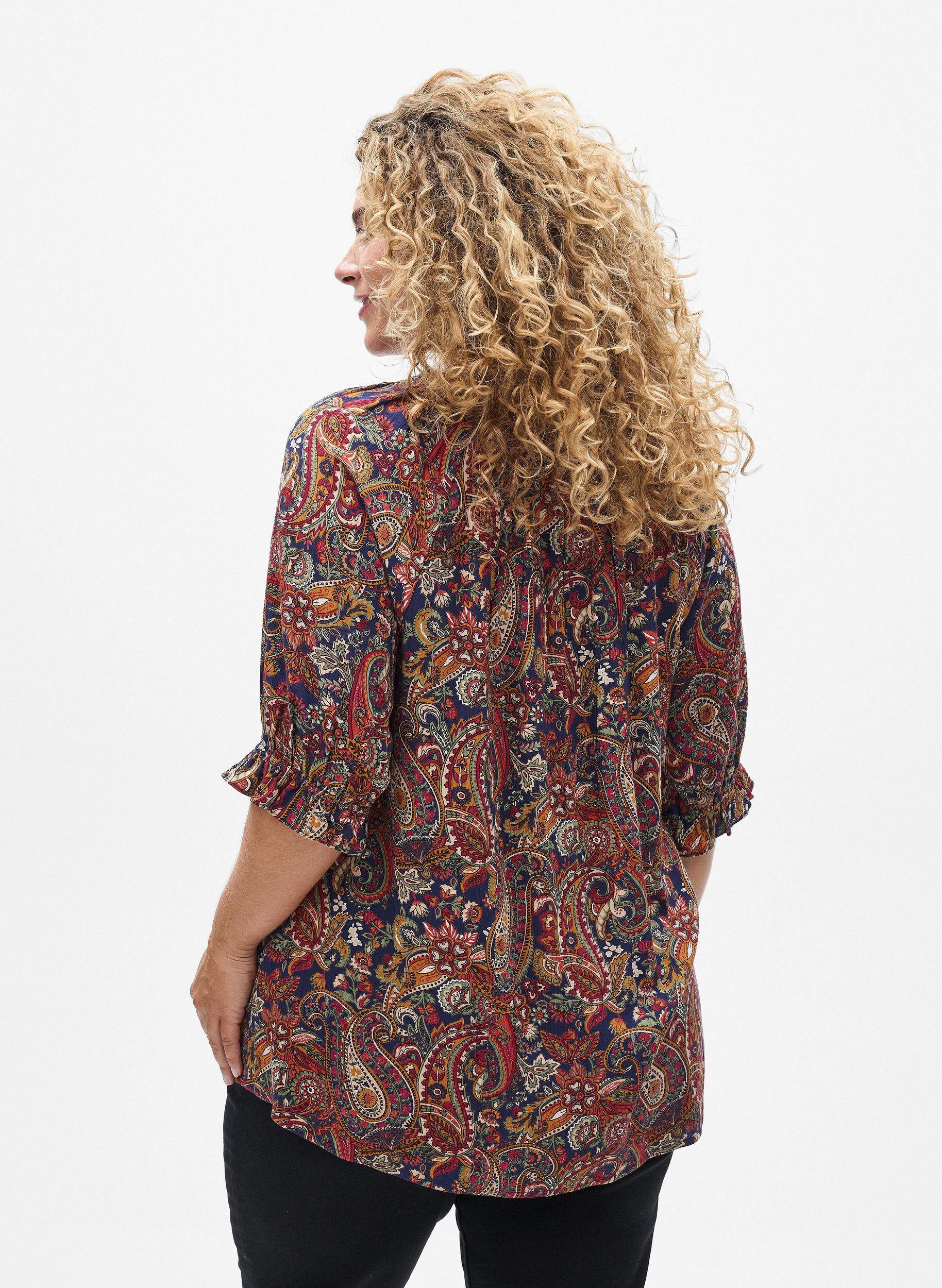 ZizziViskosebluse med paisleym&oslash;nster og albuelange ermer, Bl&aring;, Model image number 2