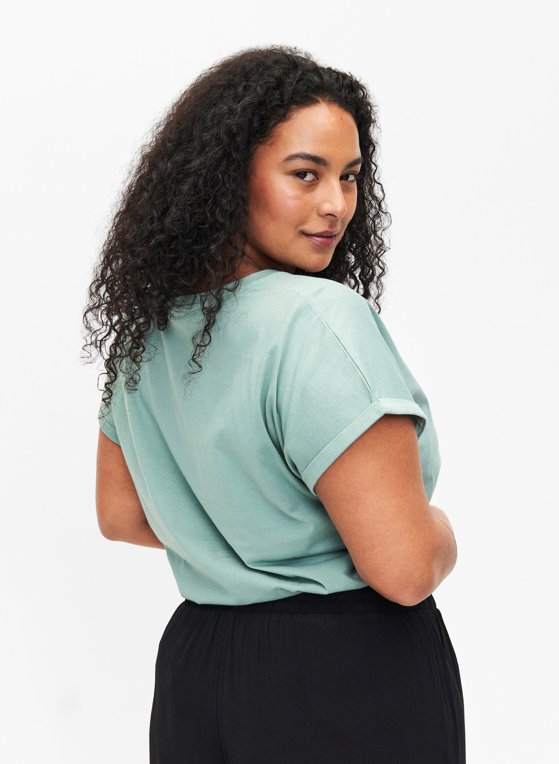 Zizzi T-skjorte i &oslash;kologisk bomull med gulltrykk, Ch.Green Gold Flower, Model image number 1