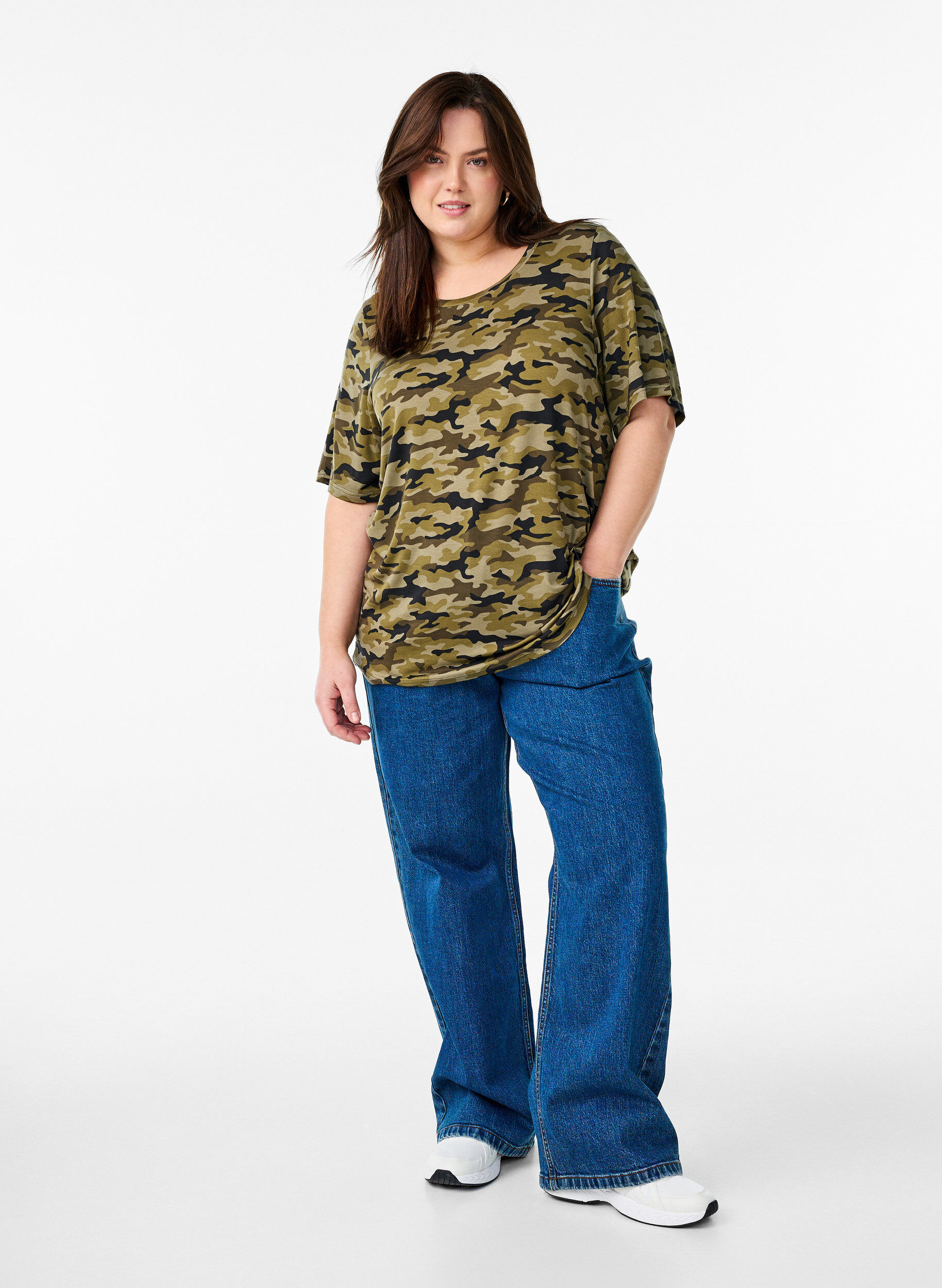 Zizzi T-skjorte med TENCEL&trade; Lyocell og striper, Gr&oslash;nn, Model image number 1