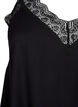 Stroppkjole i viskose med blonder, Black, Packshot image number 2