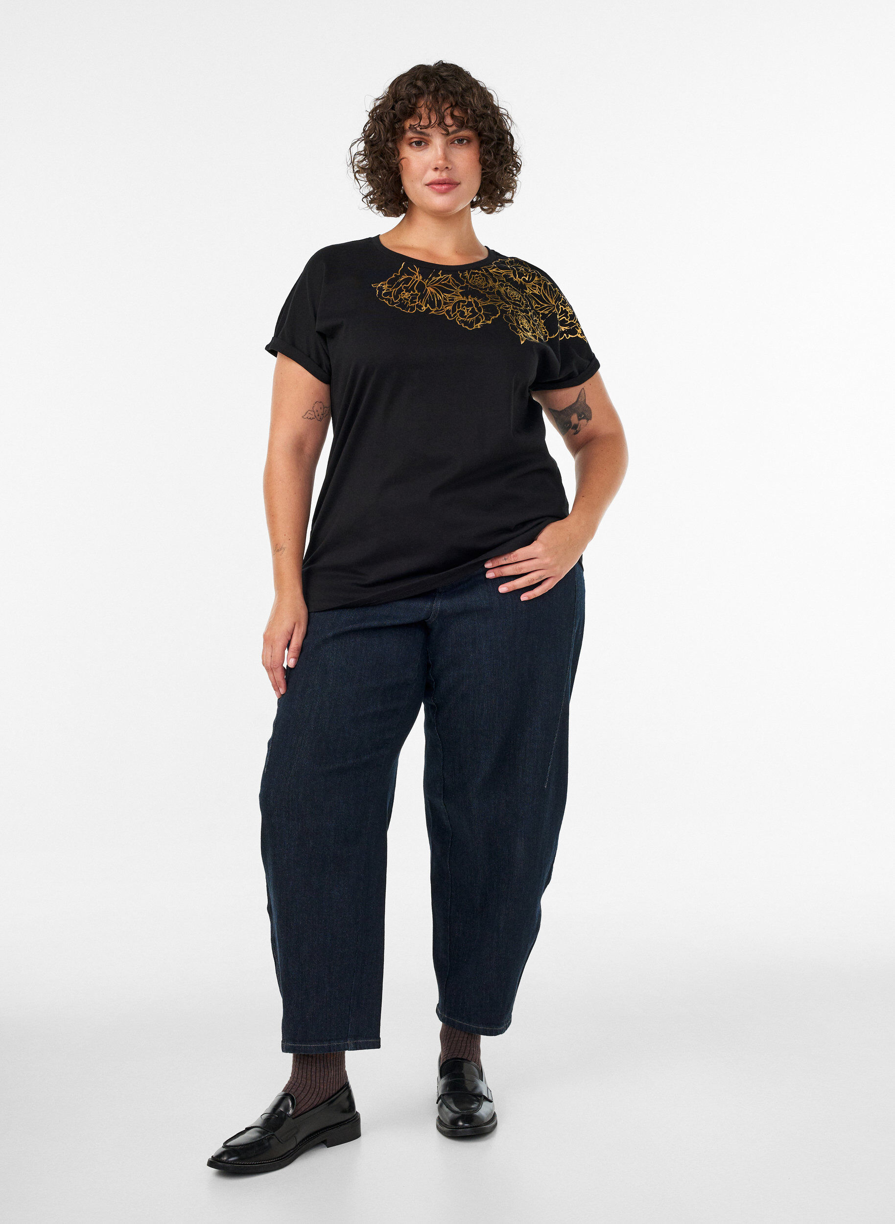 ZizziBomulls T-skjorte med blomstertrykk, Svart, Model image number 1
