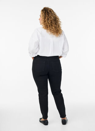 Zizzi Emily jeans i smal passform og normalt høy midje, Svart, Model image number 1