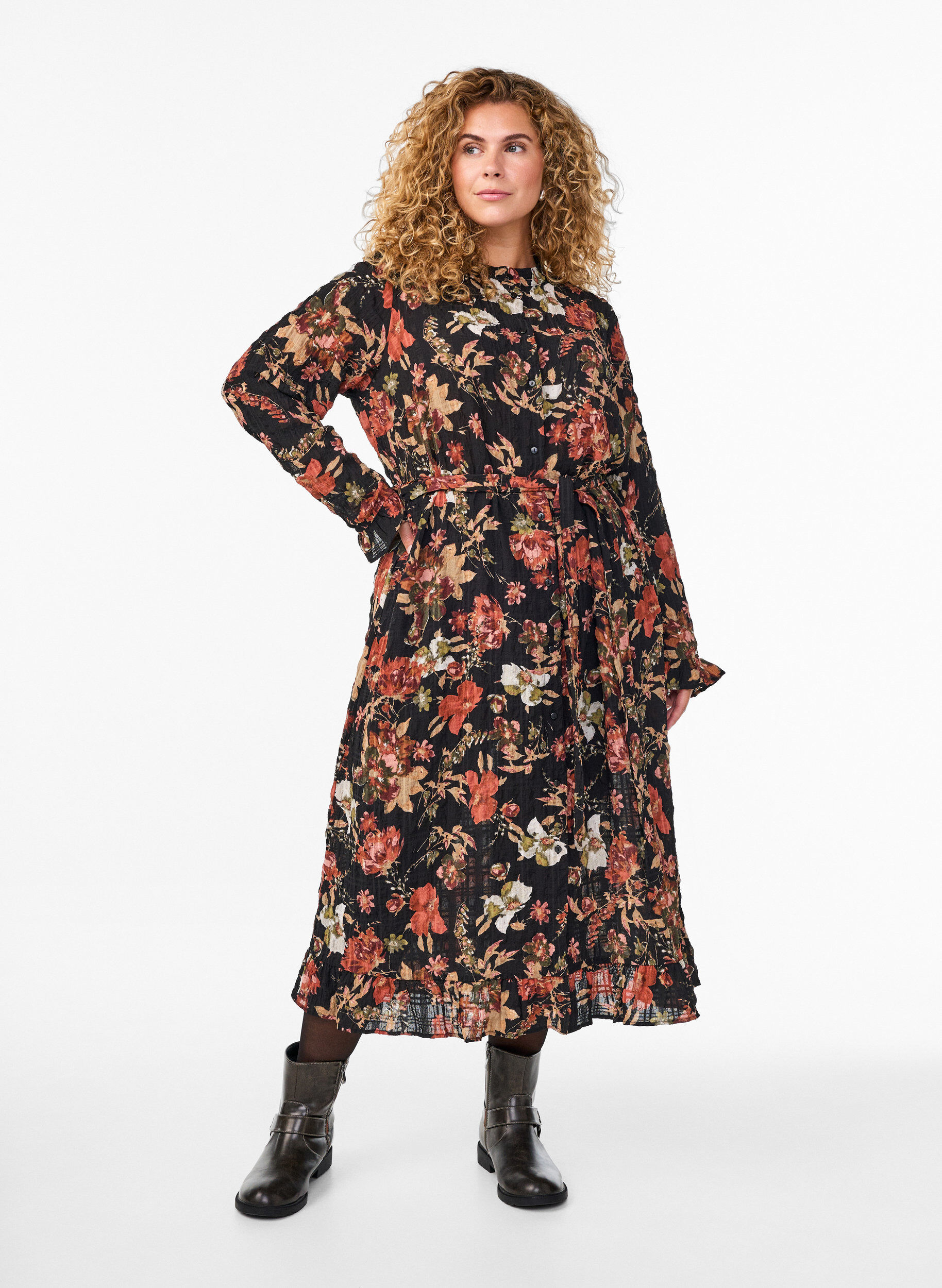 ZizziMidikjole med blomstertrykk og avtakbart knytebelte, Svart, Model image number 0