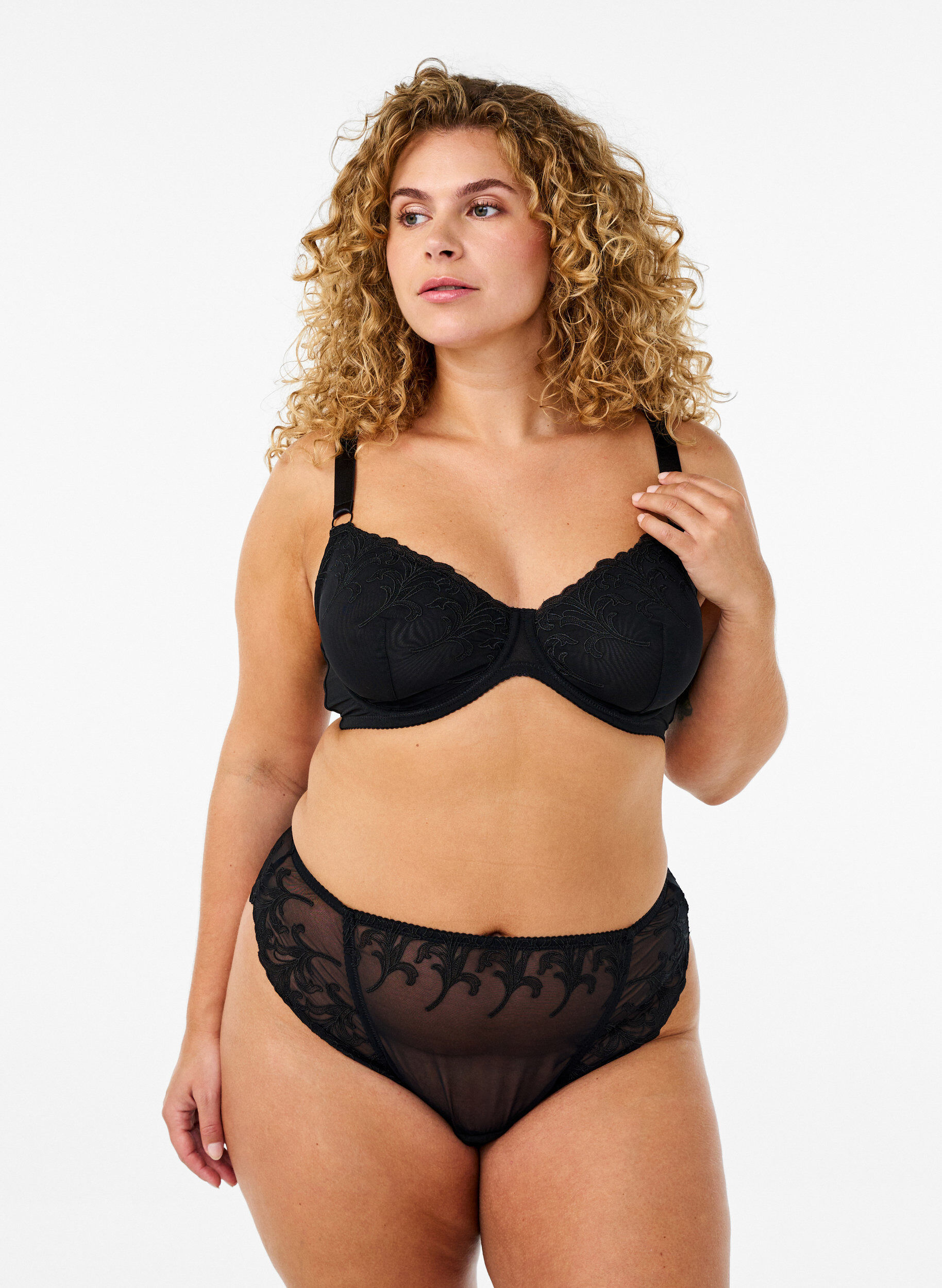 Zizzi Mesh-tanga med broderidetaljer, Svart, Model image number 0