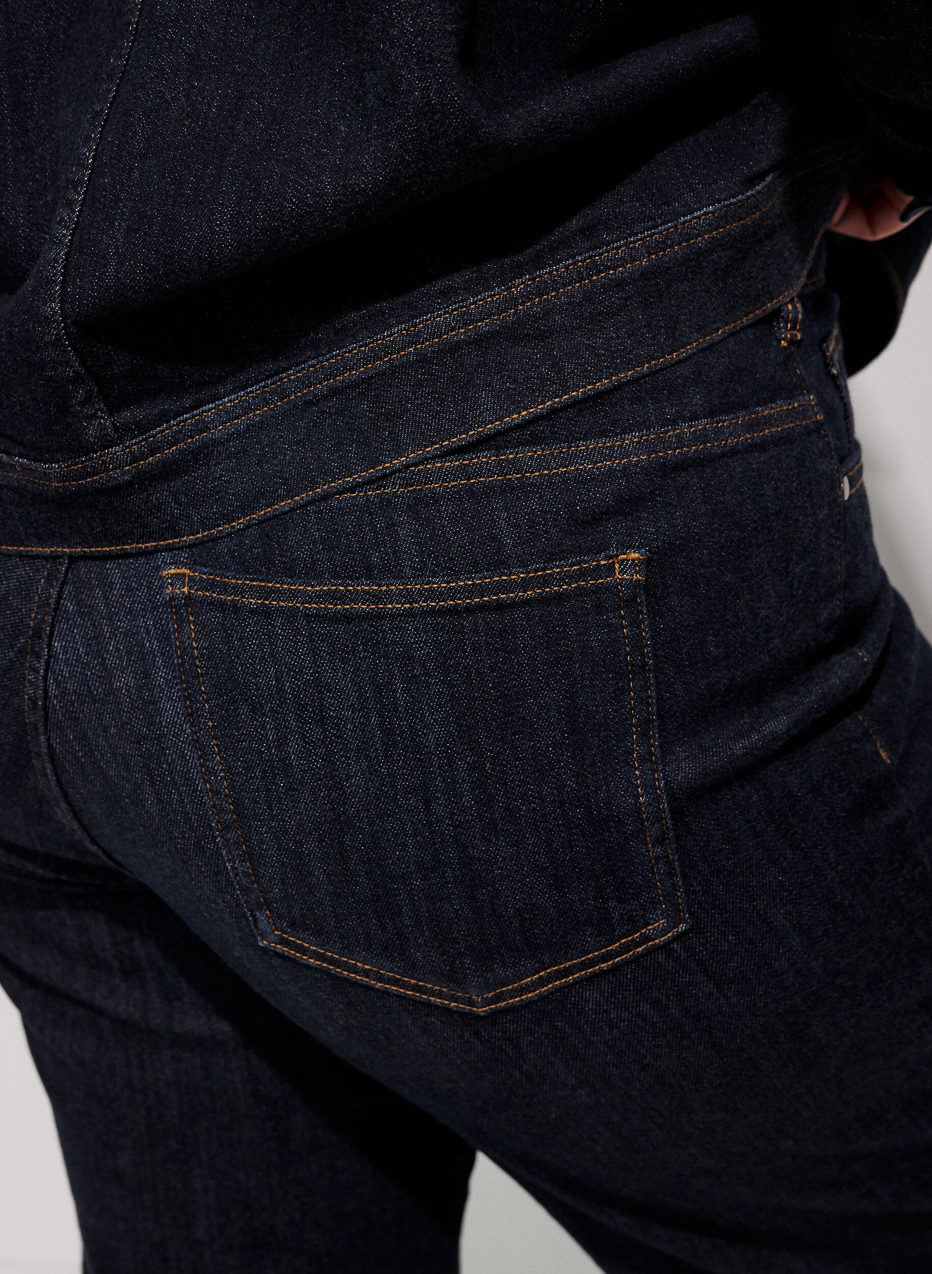 ZizziStraight fit Kiana jeans med h&oslash;y midje, Bl&aring;, Model image number 3