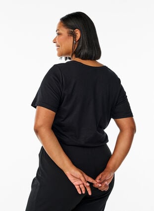 Zizzi FLASH - T-skjorte med motiv, Black Gold, Model image number 1