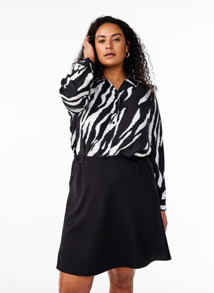 Zizzi Skater skjørt i viskose, Svart, Model image number 0