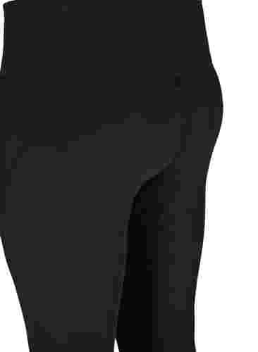 CORE, V-SHAPE DEFINE TIGHTS - Cropped treningstights med V-form bak, Black, Packshot image number 3