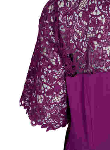 Kortermet kjole med blondeoverdel, Grape Juice, Packshot image number 3