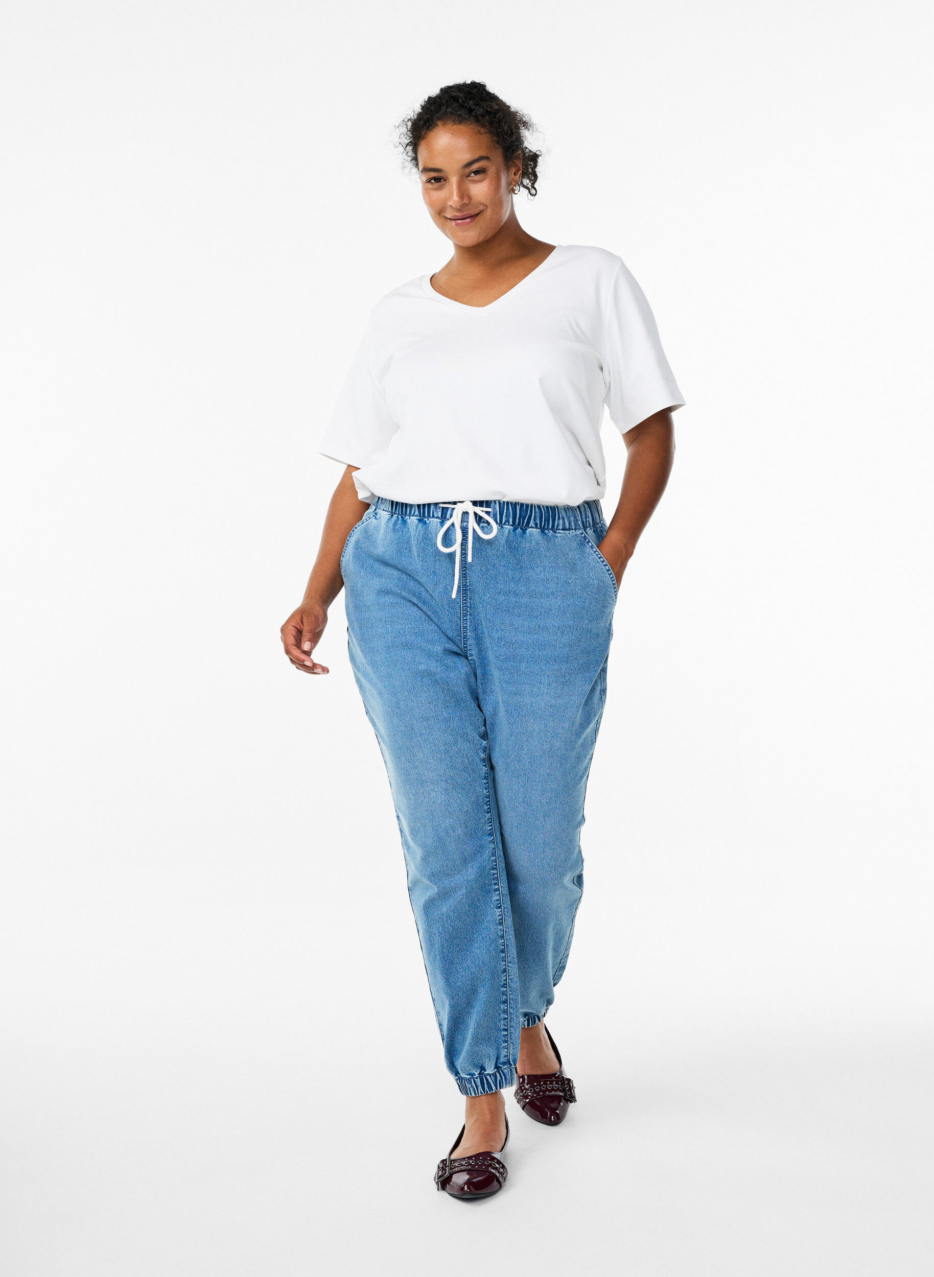 Joggebukse i denim med lommer, Bl&aring;, Model