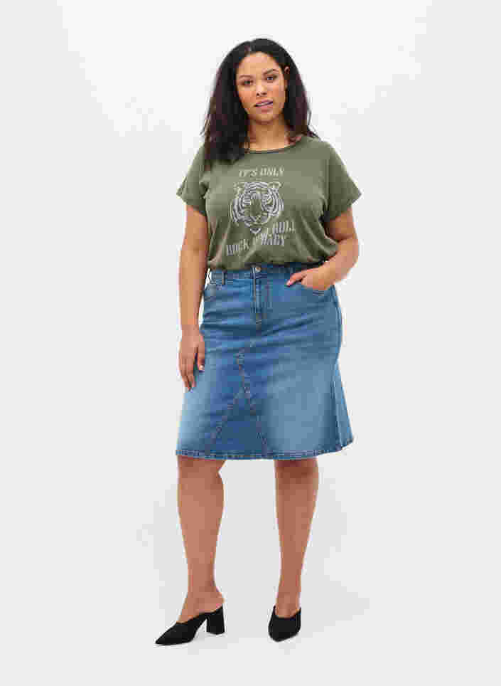 Midiskjørt i denim og bomull, Blue denim, Model