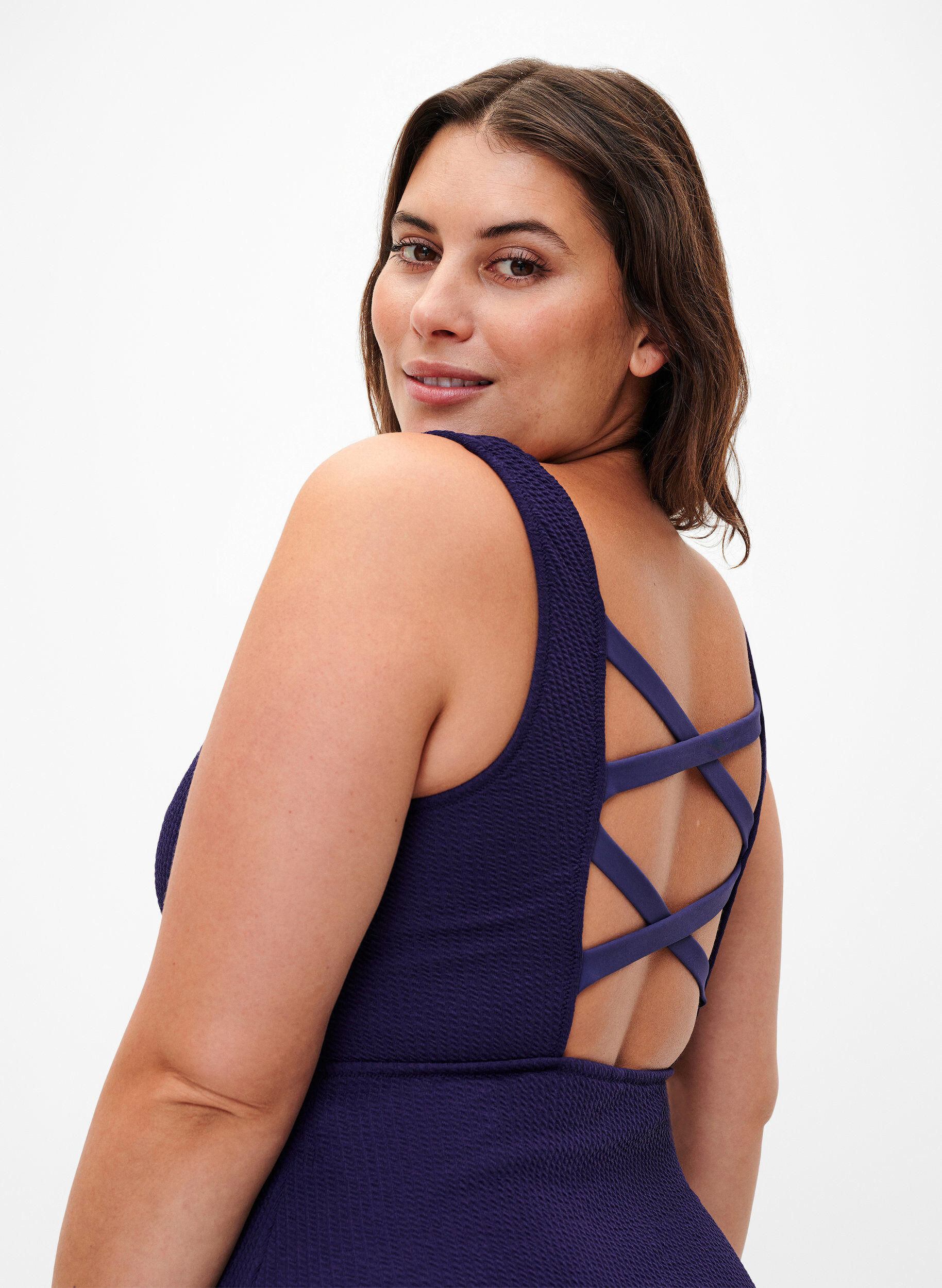 Zizzi Badedrakt med kryssdetaljer p&aring; ryggen, Astral Aura, Model image number 2