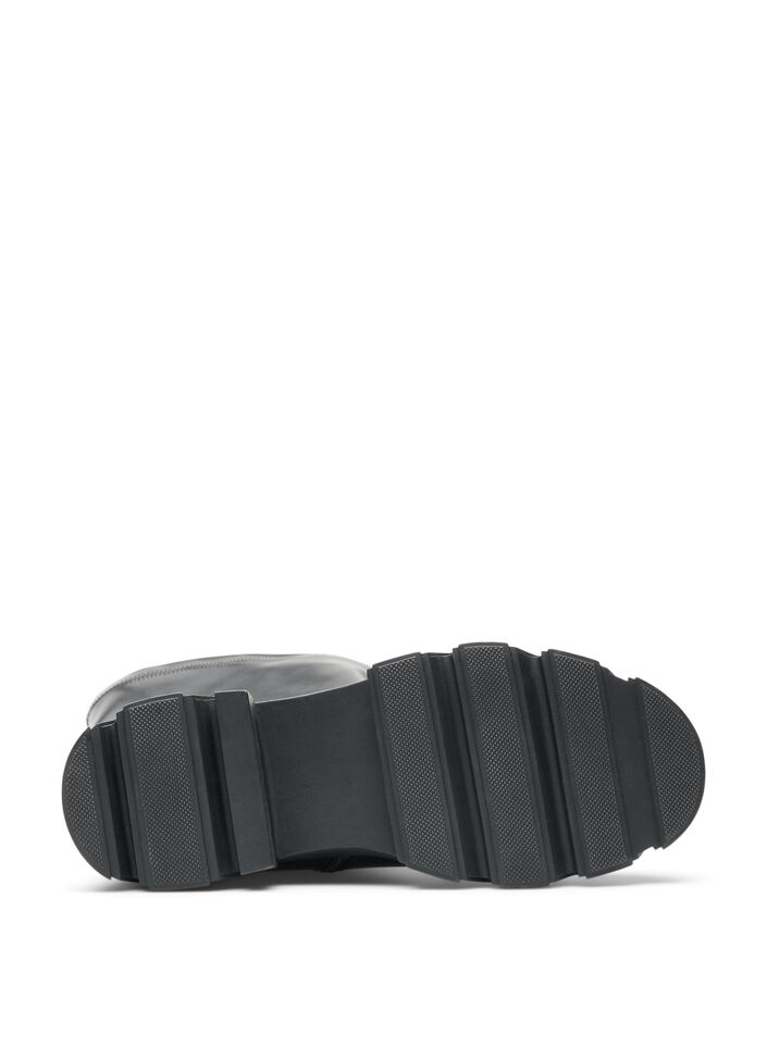 Lang st&oslash;vel i imitert skinn med en tykk s&aring;le, Svart, Packshot image number 4