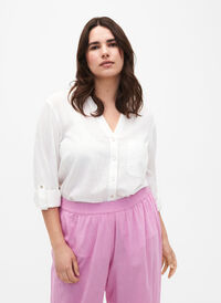 Skjortebluse med knappelukking i bomull-lin-blanding, Bright White, Model