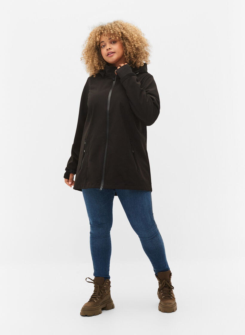 Kort softshelljakke med avtakbar hette, Svart, Model image number 1