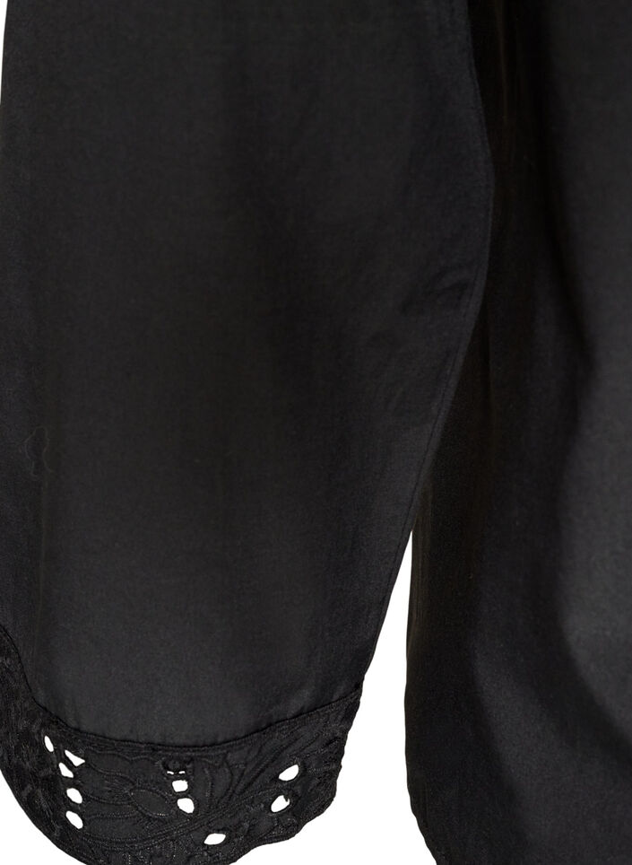 Skjortebluse med broderie anglaise, Svart, Packshot image number 3