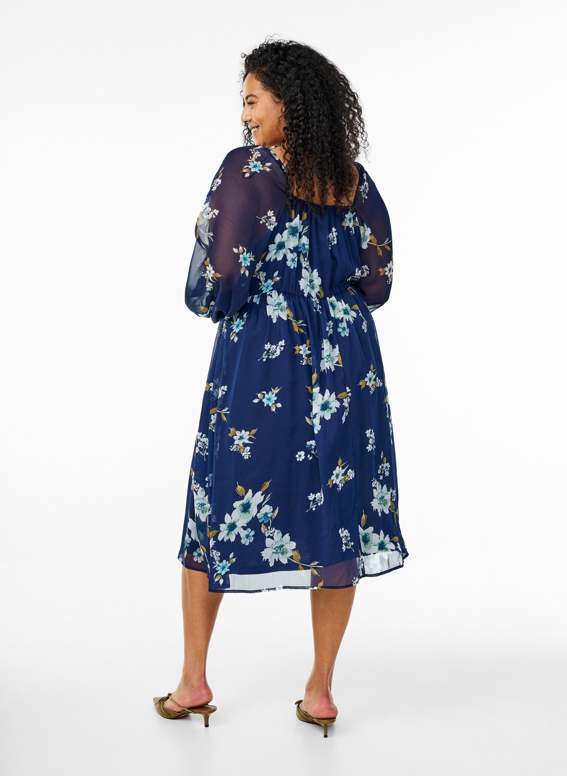 Zizzi Chiffon festkjole med lange ermer, Bl&aring;, Model image number 2