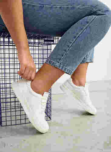 Wide fit sneakers i skinn, White, Image image number 1