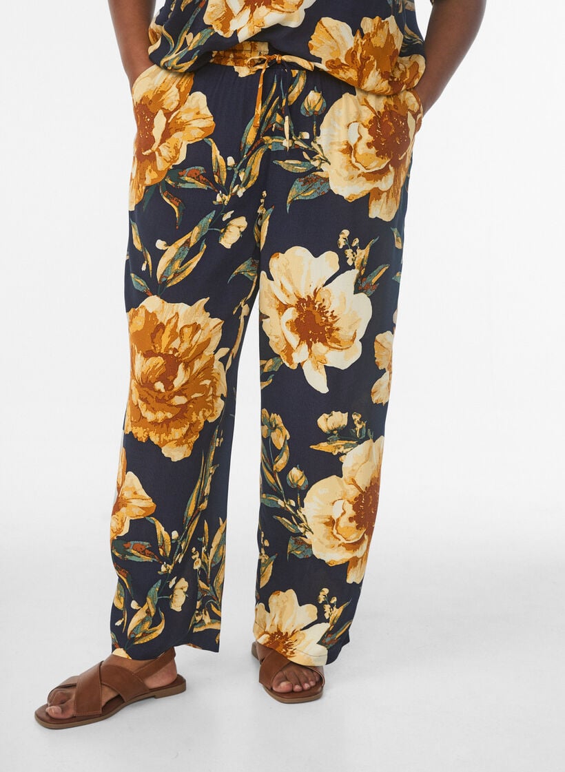 L&oslash;se bukser i viskose med m&oslash;nster, Bl&aring;, Model image number 2