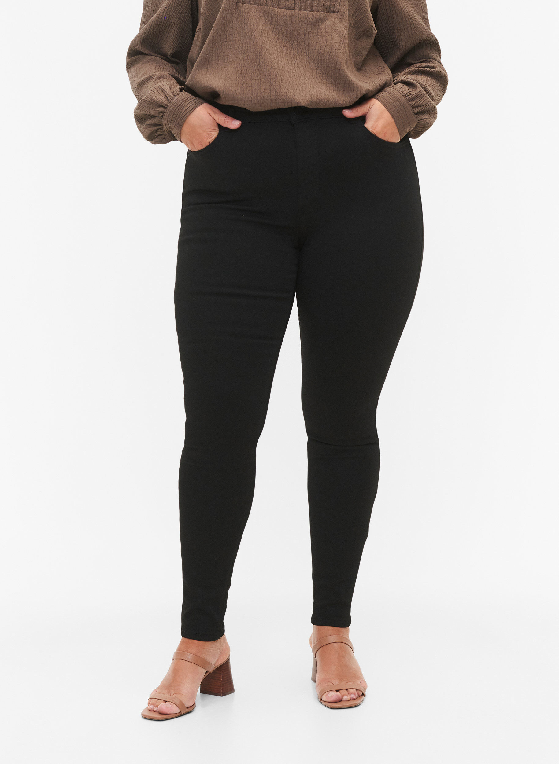 Zizzi Stay black jeans med h&oslash;y midje, Svart, Model image number 3