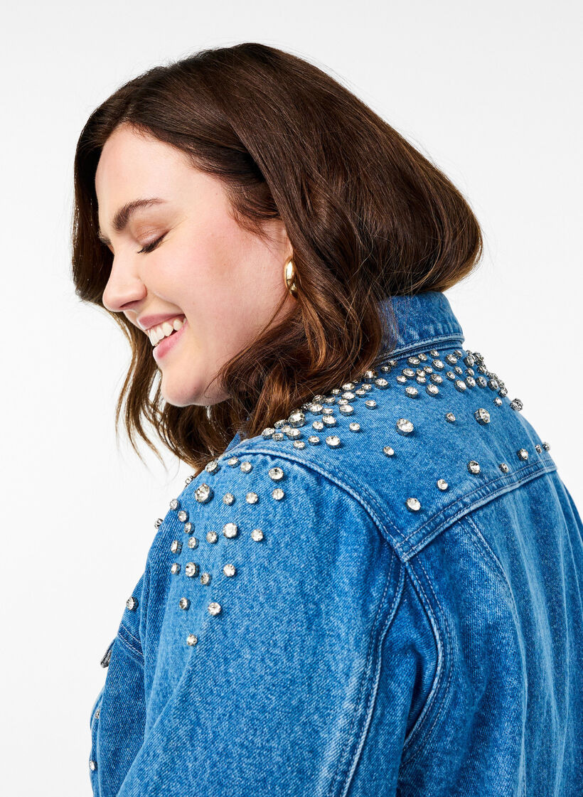 Denimjakke med rhinesteiner, Blue Denim, Model