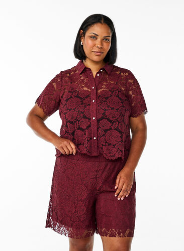 Zizzi Loose fit blonde shorts, Mørk Bordeaux, Model image number 0