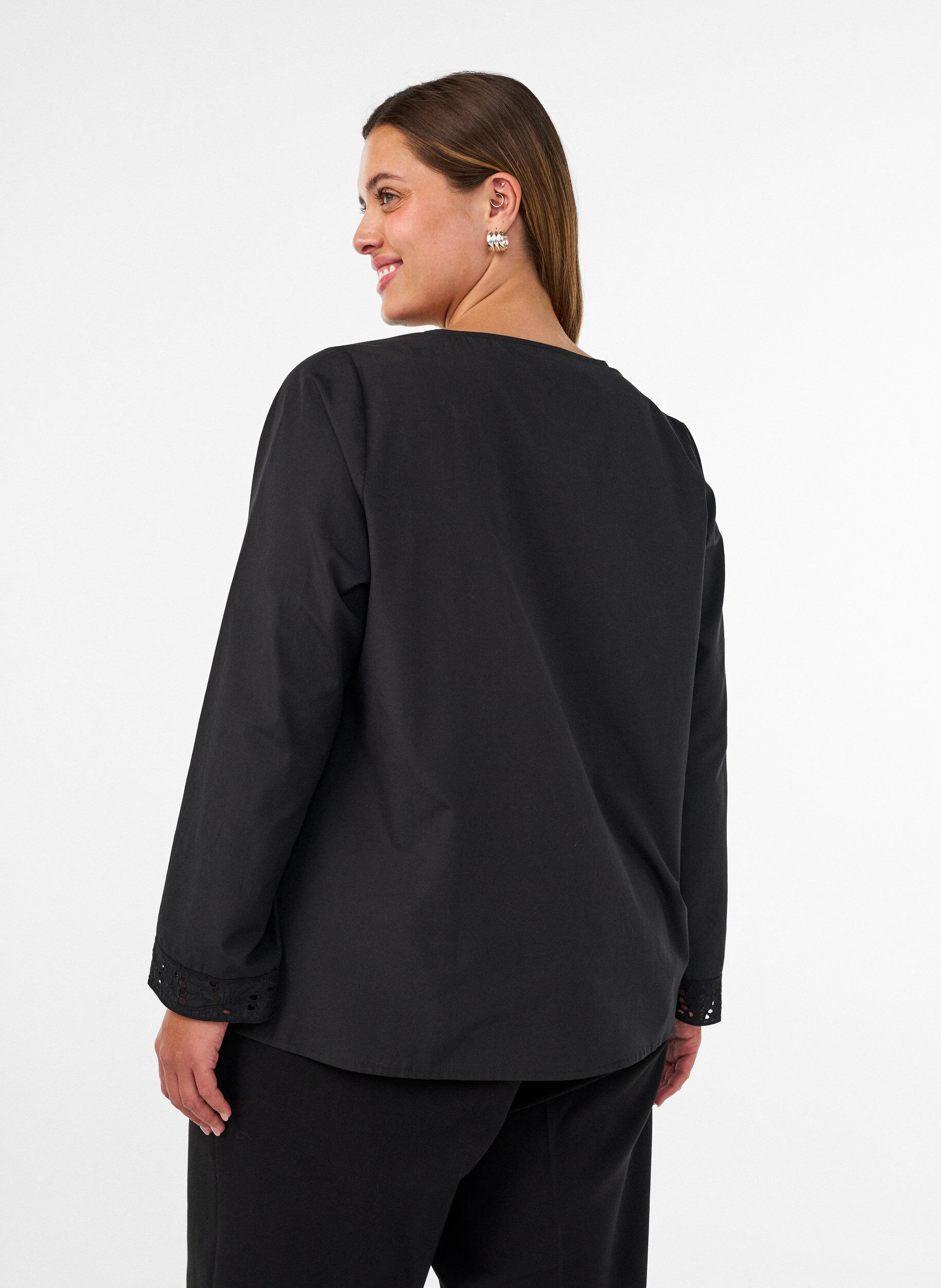 ZizziSkjortebluse med broderie anglaise, Svart, Model image number 2