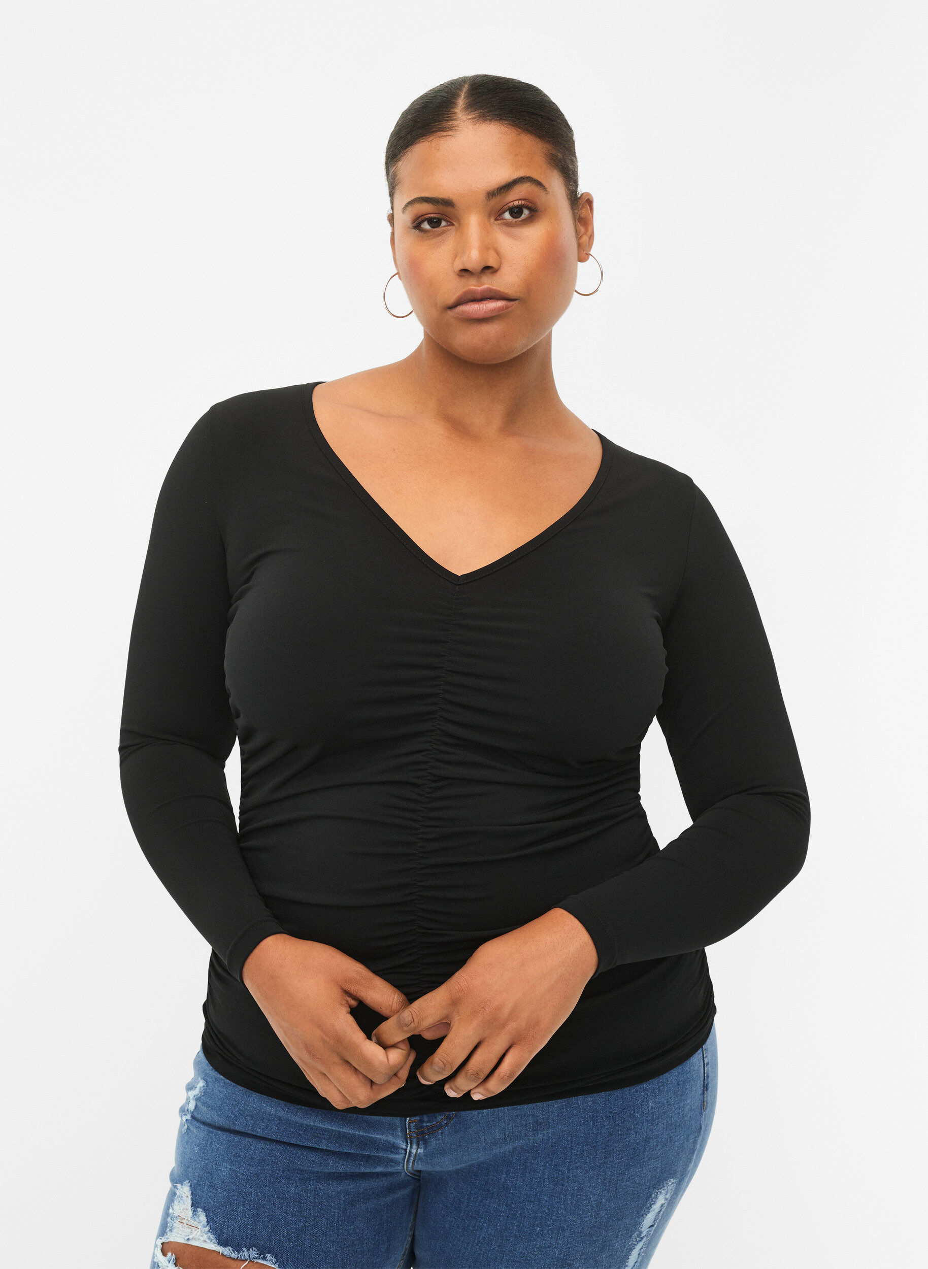 Zizzi Bluse med v-hals og drapering, Black, Model image number 0