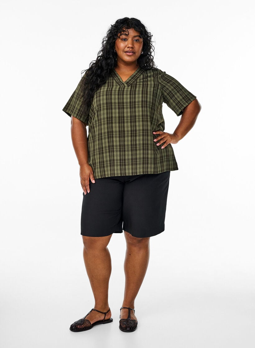 Bluse med rutemønster og V-utringning, Grønn, Model image number 1