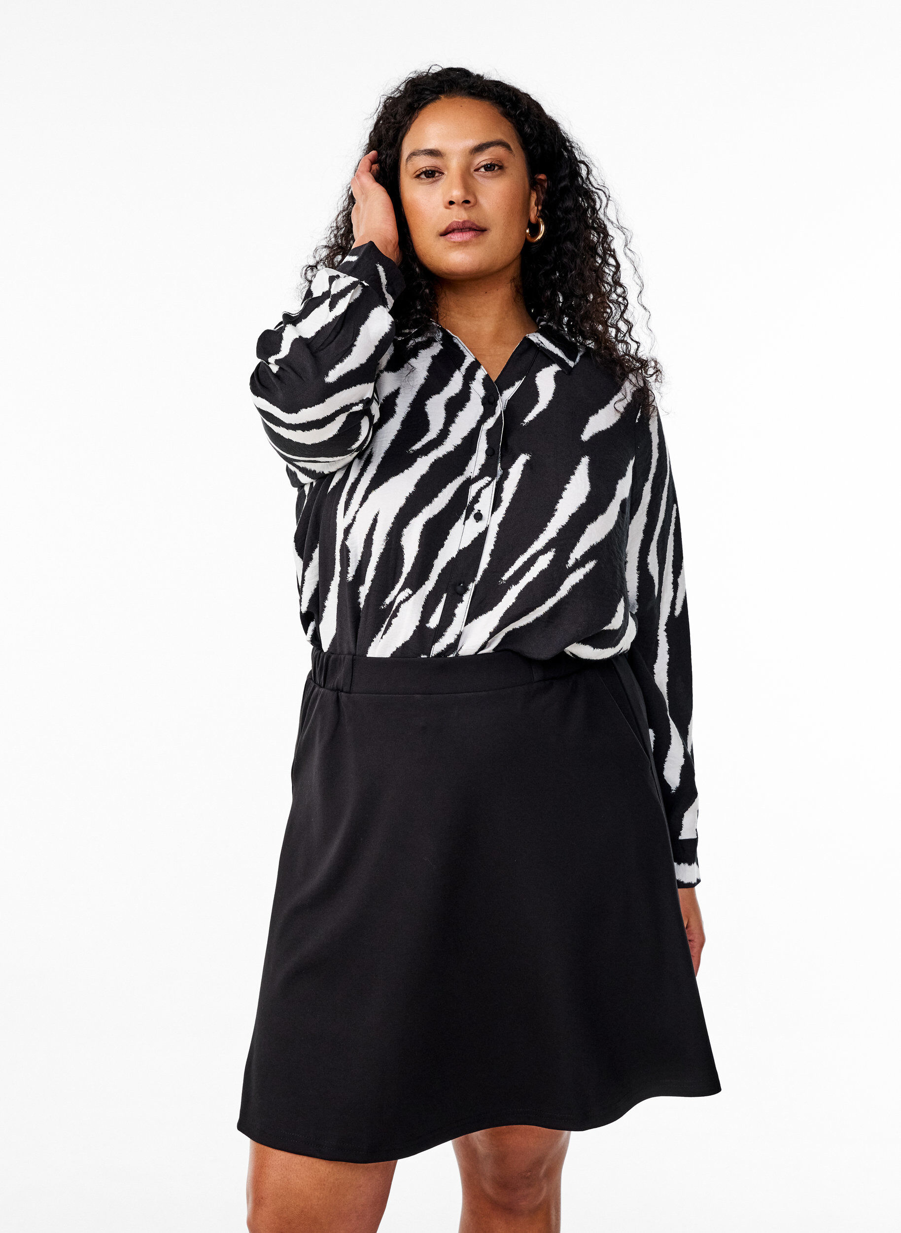 Skater skj&oslash;rt i viskose, Svart, Model