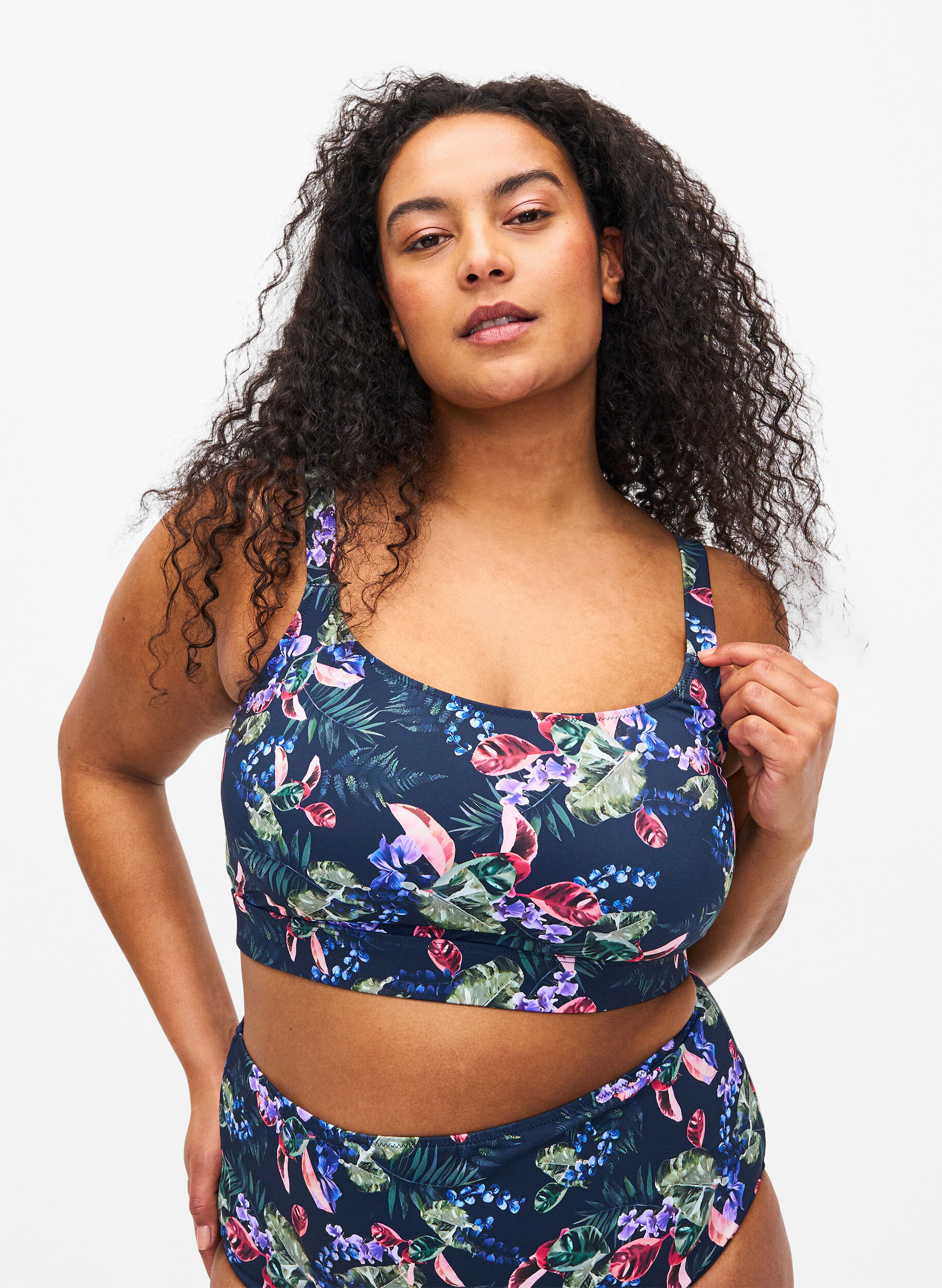 Zizzi M&oslash;nstrete bikinitopp med justerbare stropper, Deep Palm AOP, Model image number 0