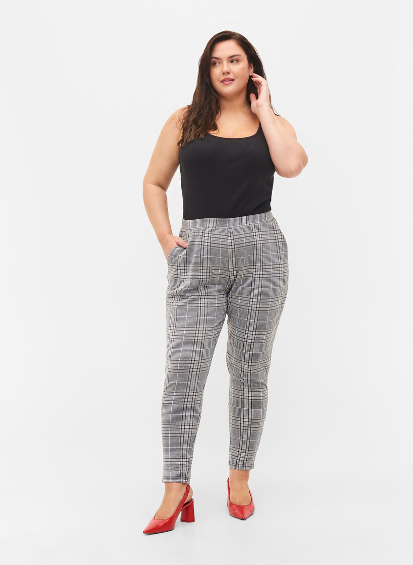 Cropped Maddison bukser med rutete mønster, Black Check, Model image number 0
