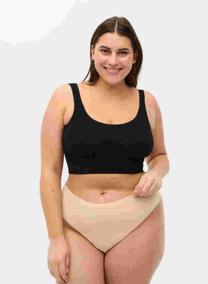 Sømløs g-streng, 2 stk., Toasted Almond, Model