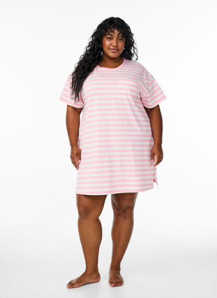 Zizzi Lang natt-t-skjorte i økologisk bomull med striper, Rosa, Model image number 1
