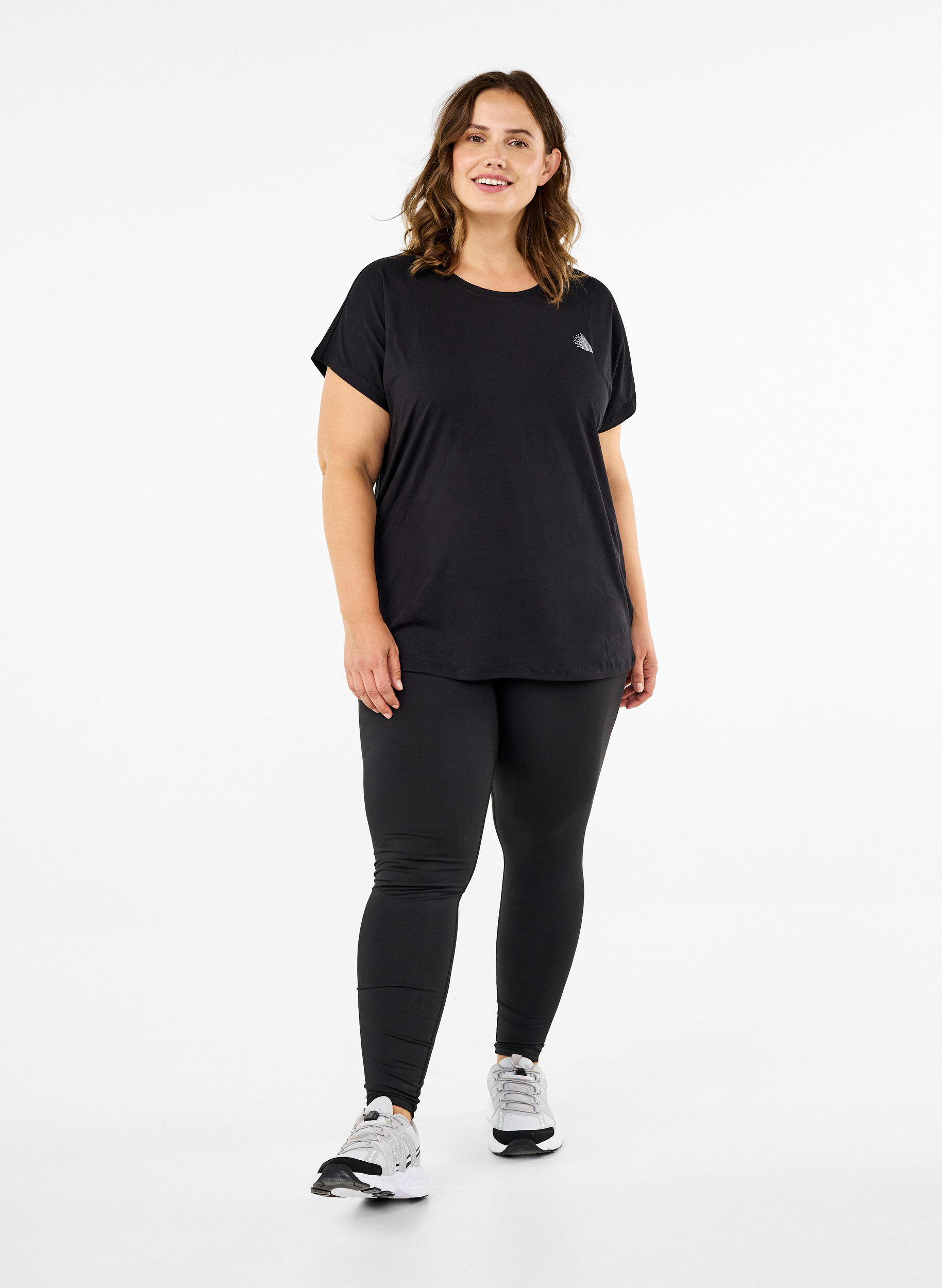 Zizzi Ensfarget t-skjorte til trening, Svart, Model image number 1