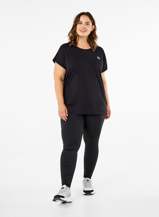 Zizzi Ensfarget t-skjorte til trening, Svart, Model image number 1