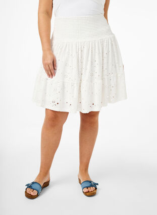 Zizzi Skjørt med vaffelsøm og hullmønster, Bright White, Model image number 2